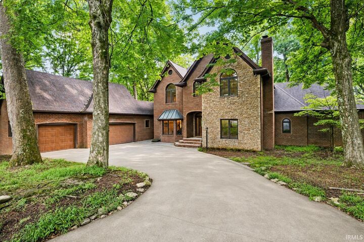Property Photo: 3712 E Devonshire Lane IN 47408