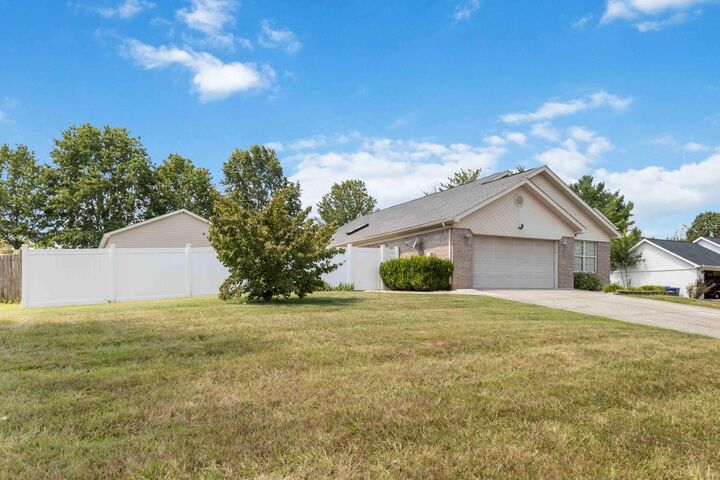 Property Photo:  84 Summit Pointe Drive  KY 42503 