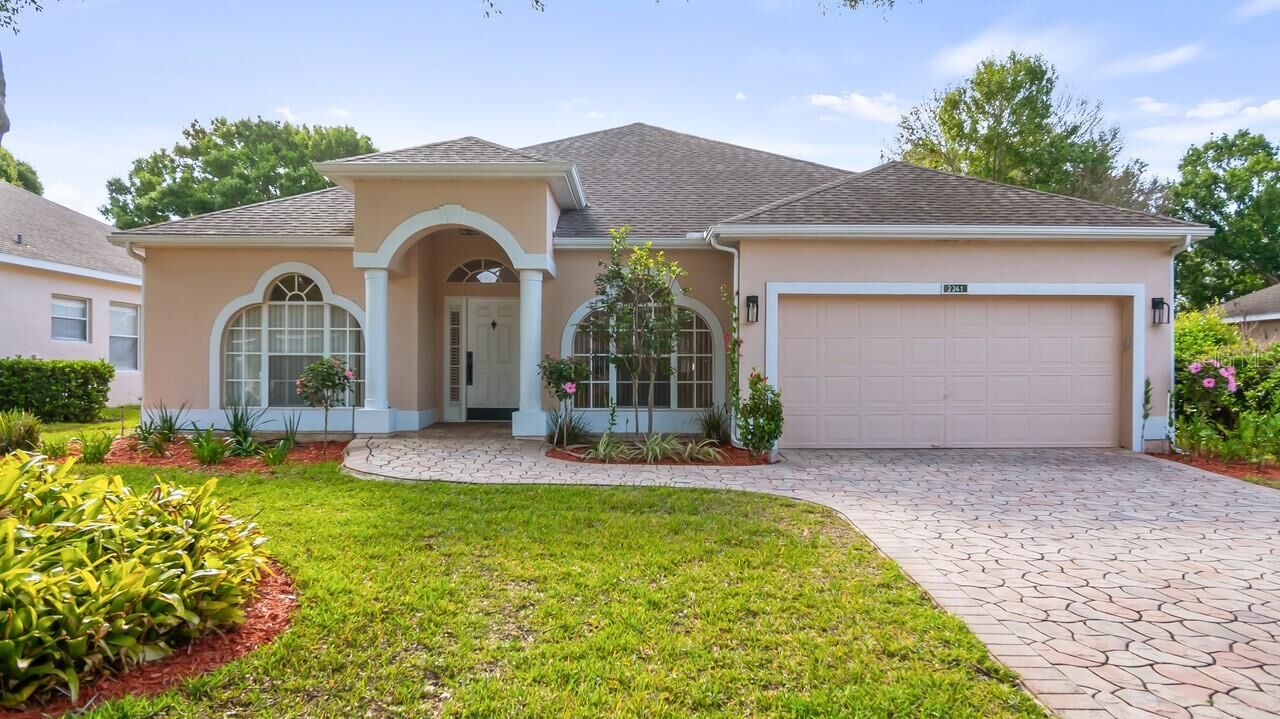 Property Photo:  2241 Kingsmill Way  FL 34711 