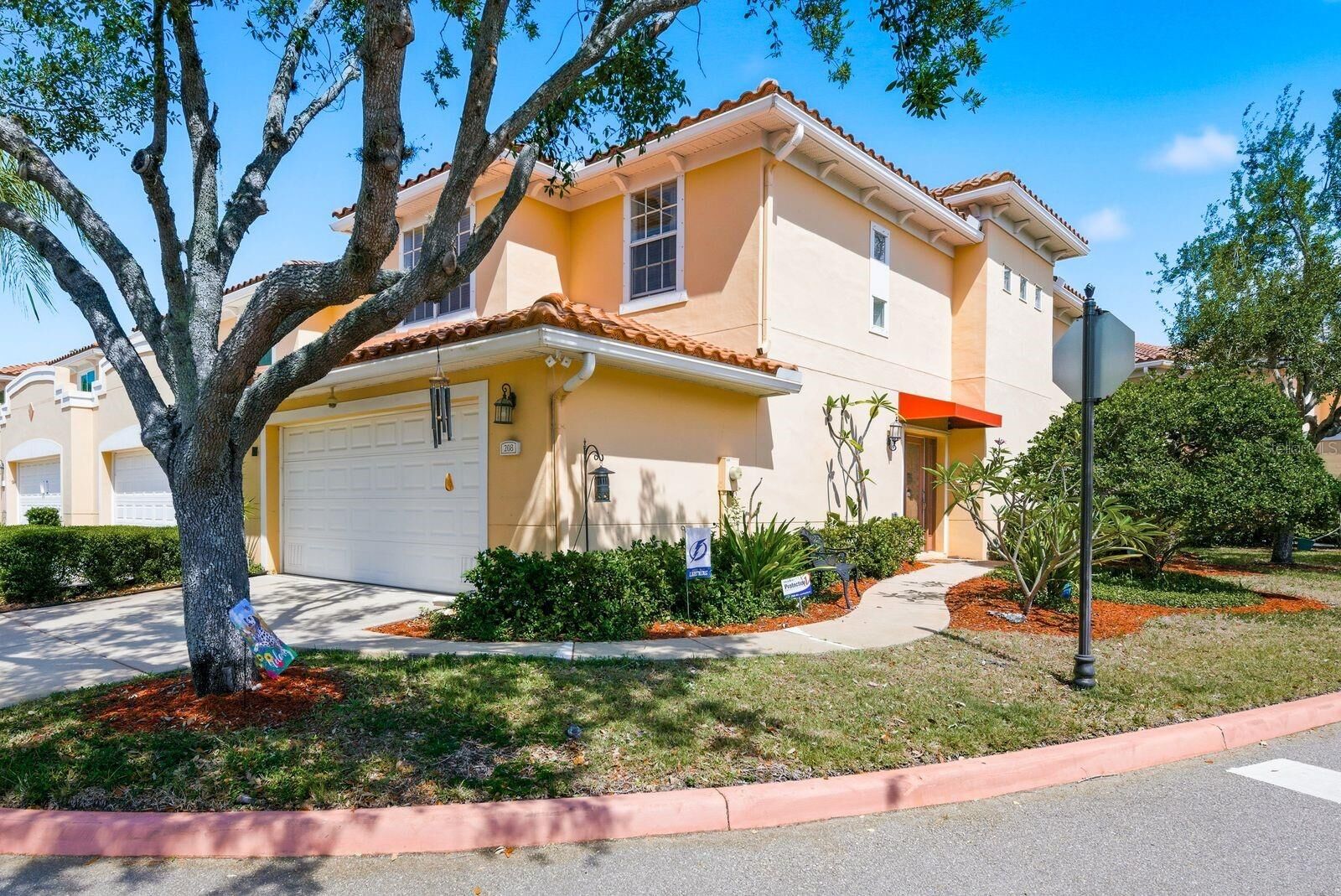 Property Photo:  208 Valencia Circle  FL 33716 