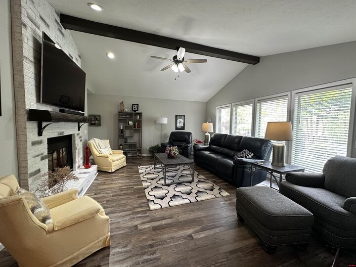 Property Photo:  1817 Fairway Drive  AR 72653 