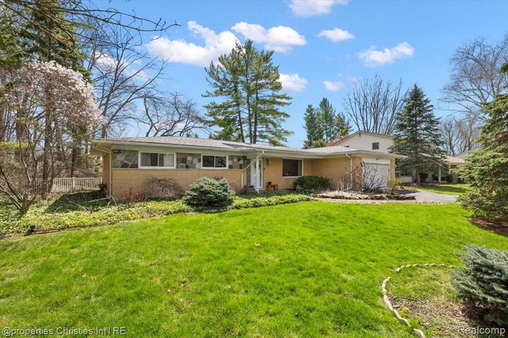 Property Photo:  38482 Applewood Street  MI 48036 1807 
