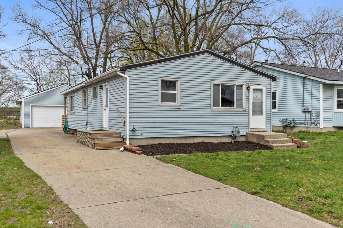 Property Photo:  205 Himes Street SE  MI 49548 