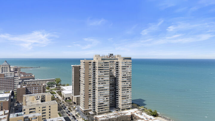 Property Photo:  6301 N Sheridan Road 8E  IL 60660 