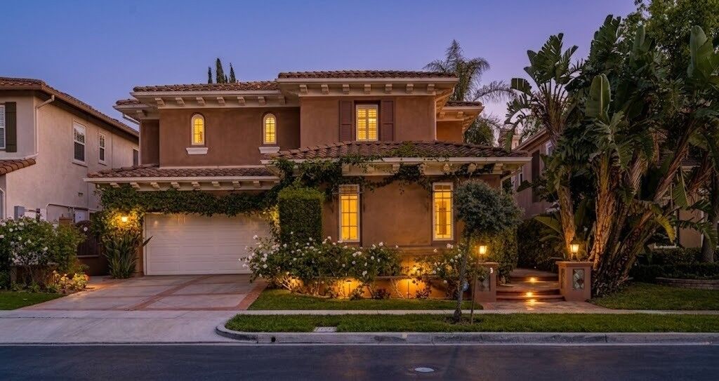 Property Photo:  40 Paso Robles  CA 92602 