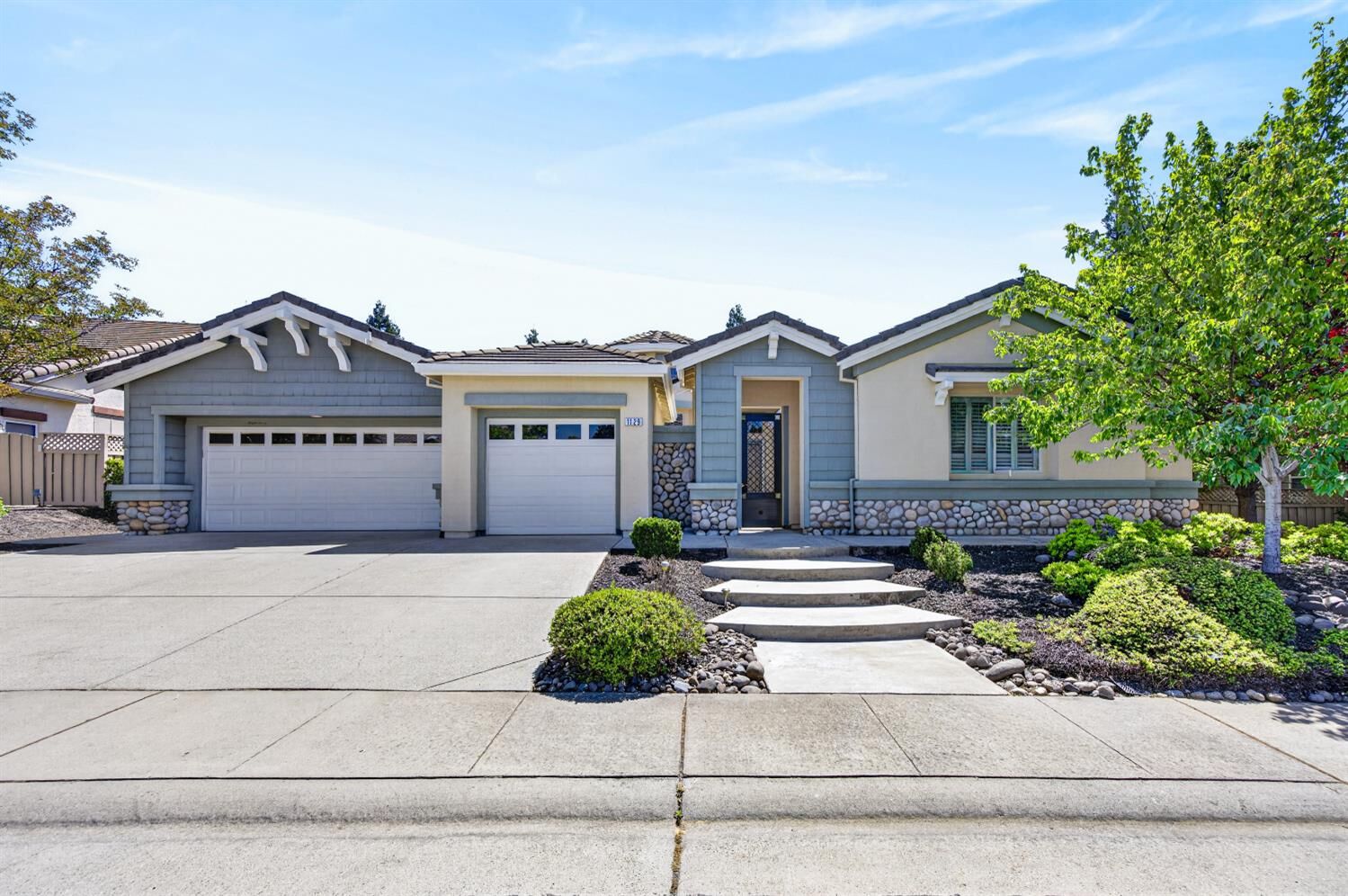 Property Photo:  1129 Paragon  CA 95648 