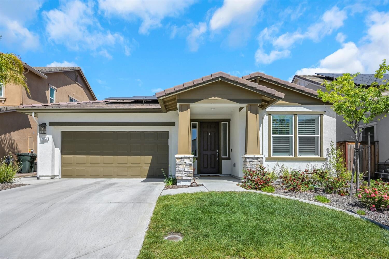 Property Photo: 1056 Luna Drive CA 95747