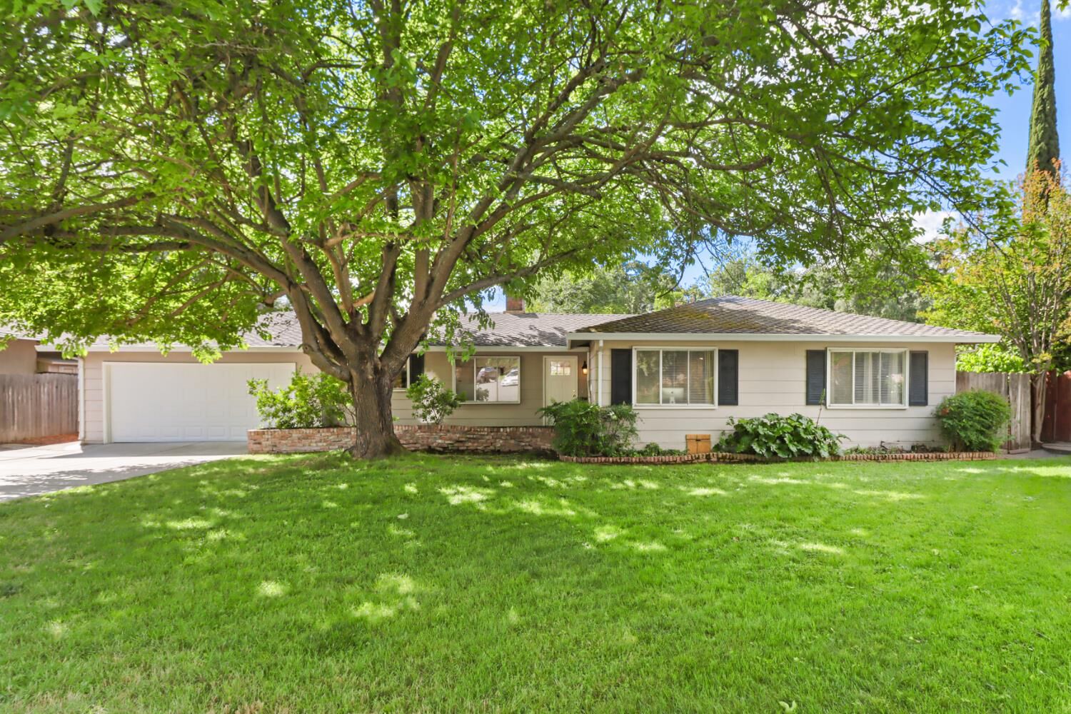 Property Photo:  6201 Eastmont Court  CA 95608 