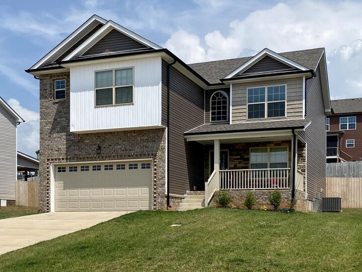 Property Photo:  835 Crestone Ln  TN 37042 