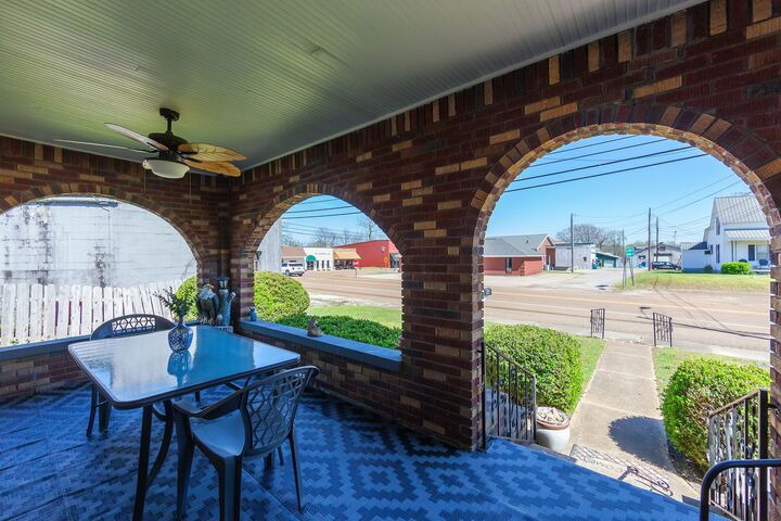 Property Photo:  105 S Trenton St  TN 38369 