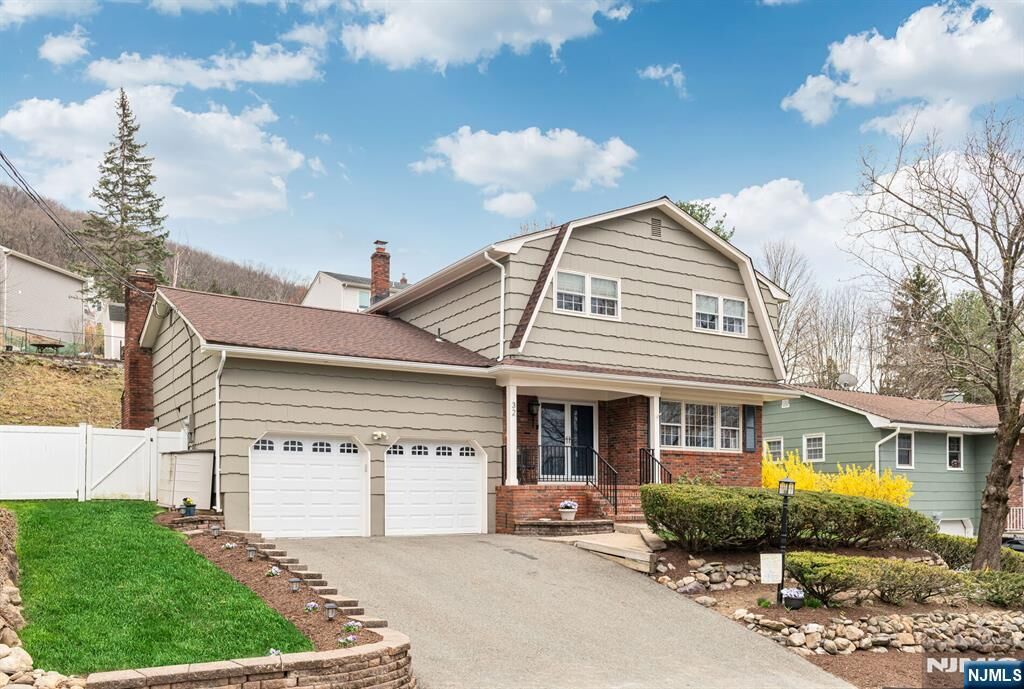 Property Photo:  32 Schirra Drive  NJ 07465 