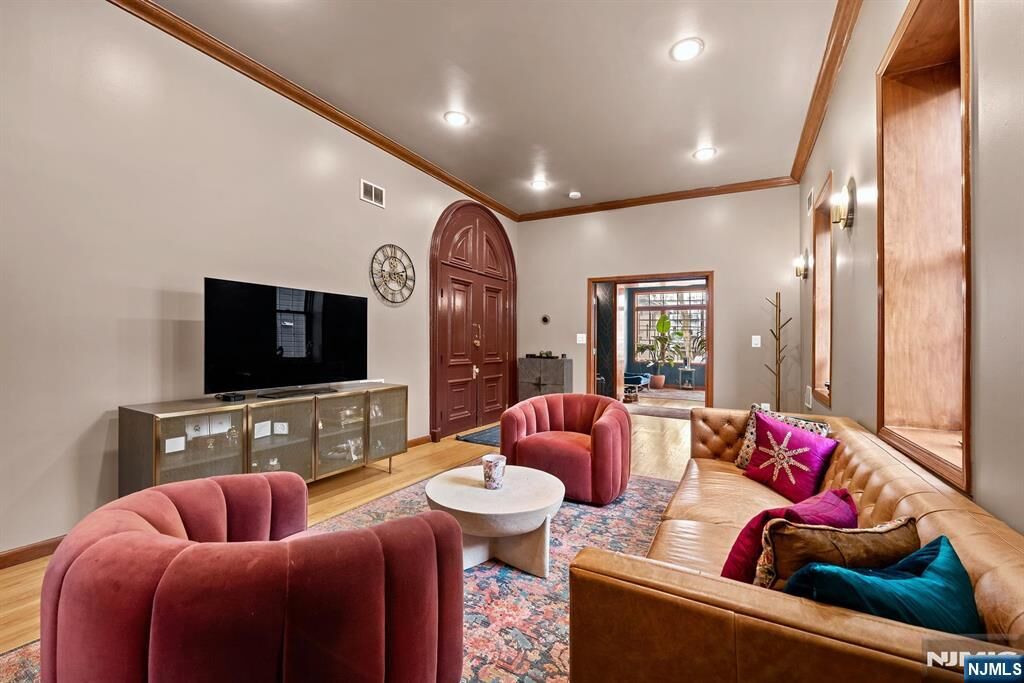 Property Photo:  20 Reservoir Avenue  NJ 07307 