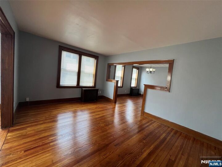 Property Photo:  19 Willis Road 1  NJ 07031 