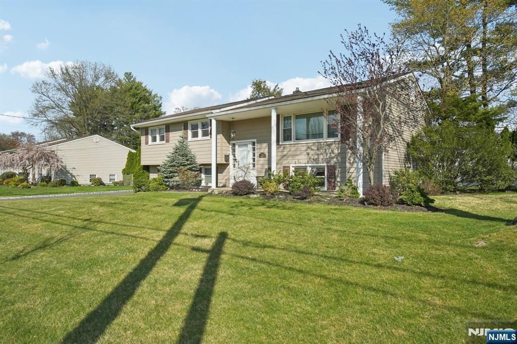 Property Photo:  676 Rutgers Place  NJ 07652 