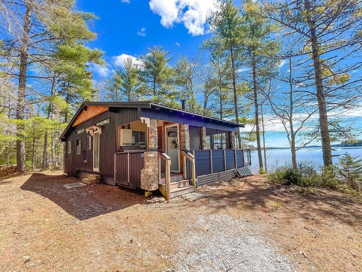 251 Harris Drive — photo 1