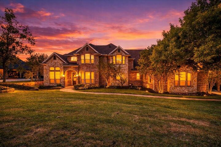 Property Photo:  153 Crest Canyon Drive  TX 76108 