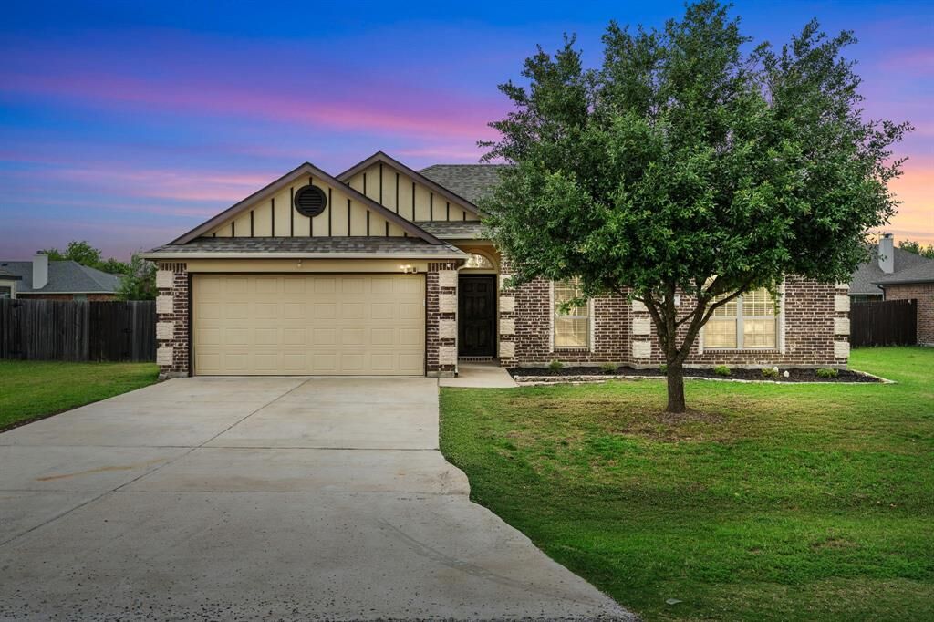 Property Photo:  106 Poinsetta Drive  TX 75152 