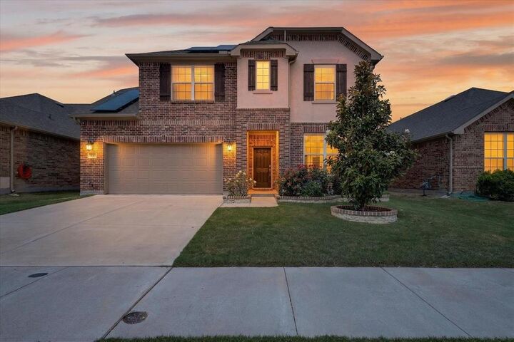 Property Photo:  940 Crest Breeze Drive  TX 76052 