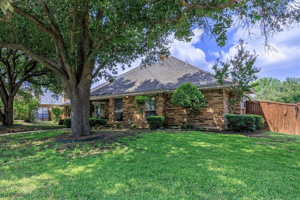 Property Photo:  7324 Bramblewood Road  TX 76133 