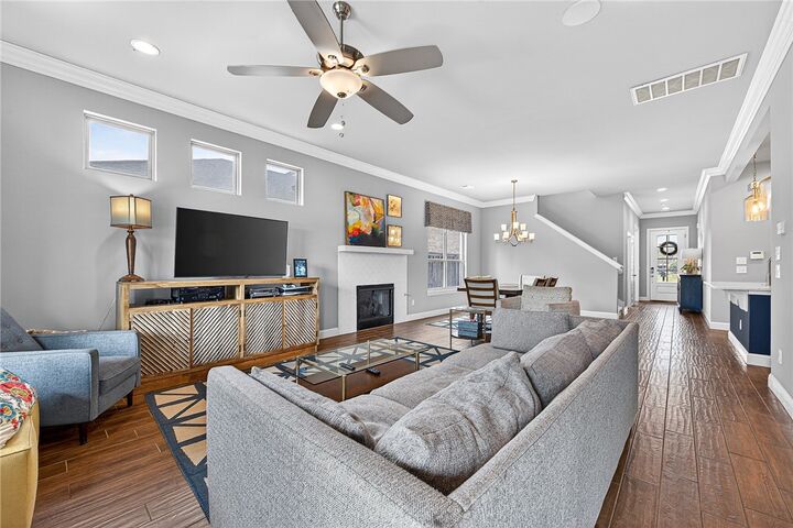Property Photo:  2507 SW Hampton Avenue  AR 72713 