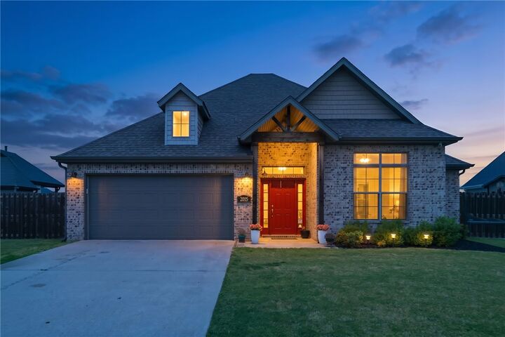 Property Photo:  2015 W Broadway Place  AR 72758 