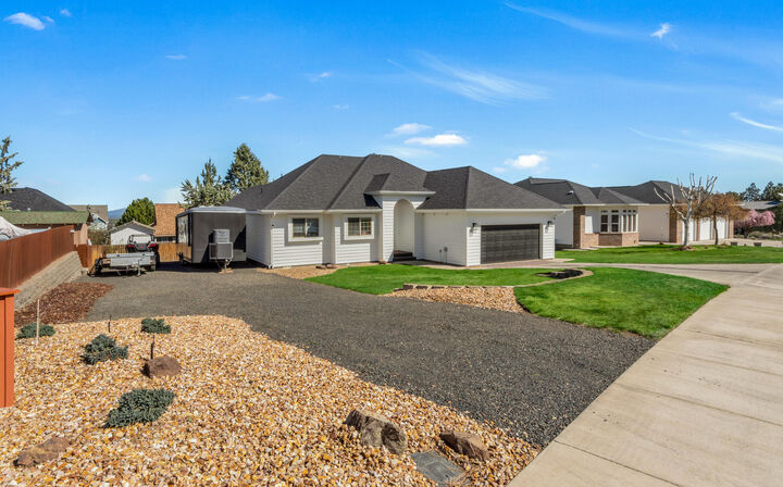 Property Photo:  3773 SW Timber Avenue  OR 97756 