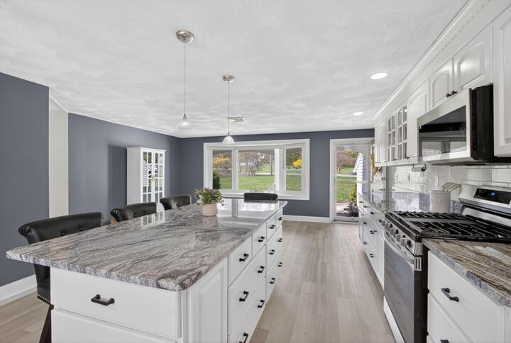 Property Photo:  15 San Mateo Dr  MA 01824 