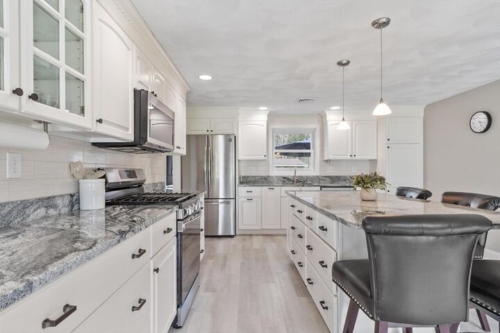 Property Photo:  15 San Mateo Dr  MA 01824 