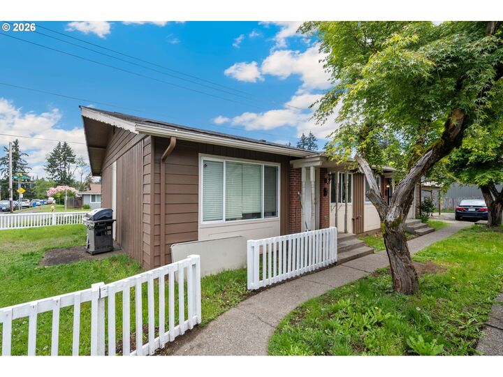 Property Photo:  3215/3217 Grand Blvd  WA 98661 