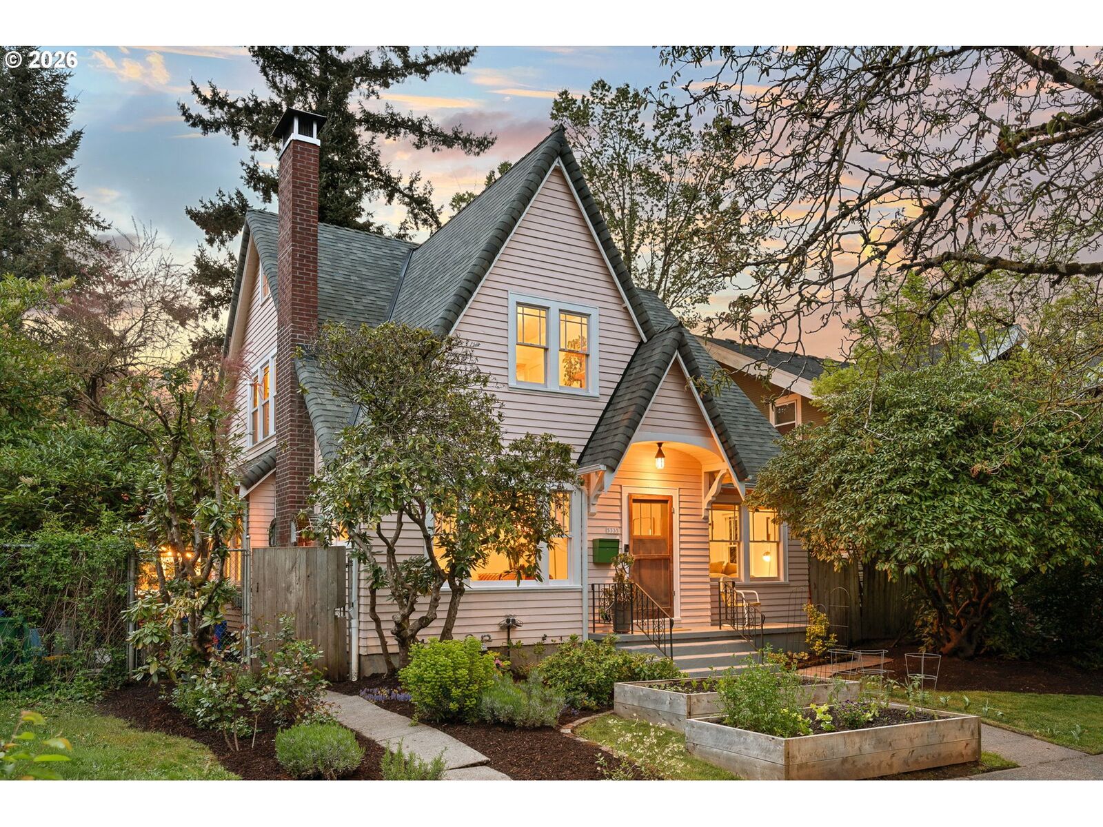 Property Photo:  5335 NE Mallory Ave  OR 97211 