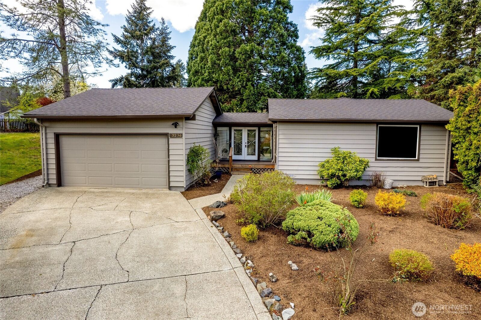 Property Photo:  13236 SE 161st Place  WA 98058 