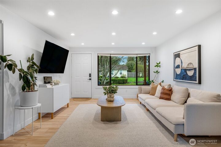 Property Photo:  327  213 Place SW  WA 98021 