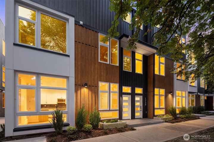 Property Photo:  1713  17th Avenue  WA 98122 