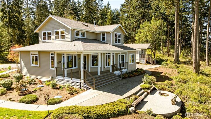 Property Photo:  1202 NE Burnham Place  WA 98239 