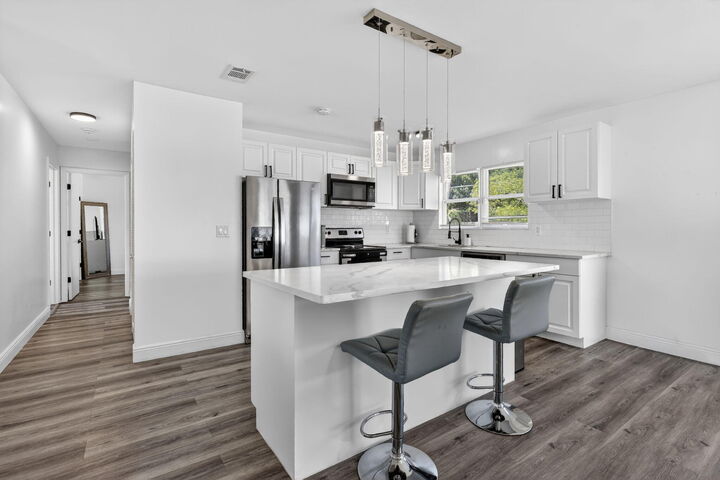 Property Photo:  161 SW Dalva Avenue  FL 34984 