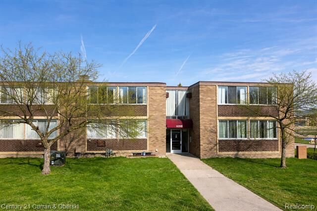 Property Photo:  6015 Southfield Road 6  MI 48228 