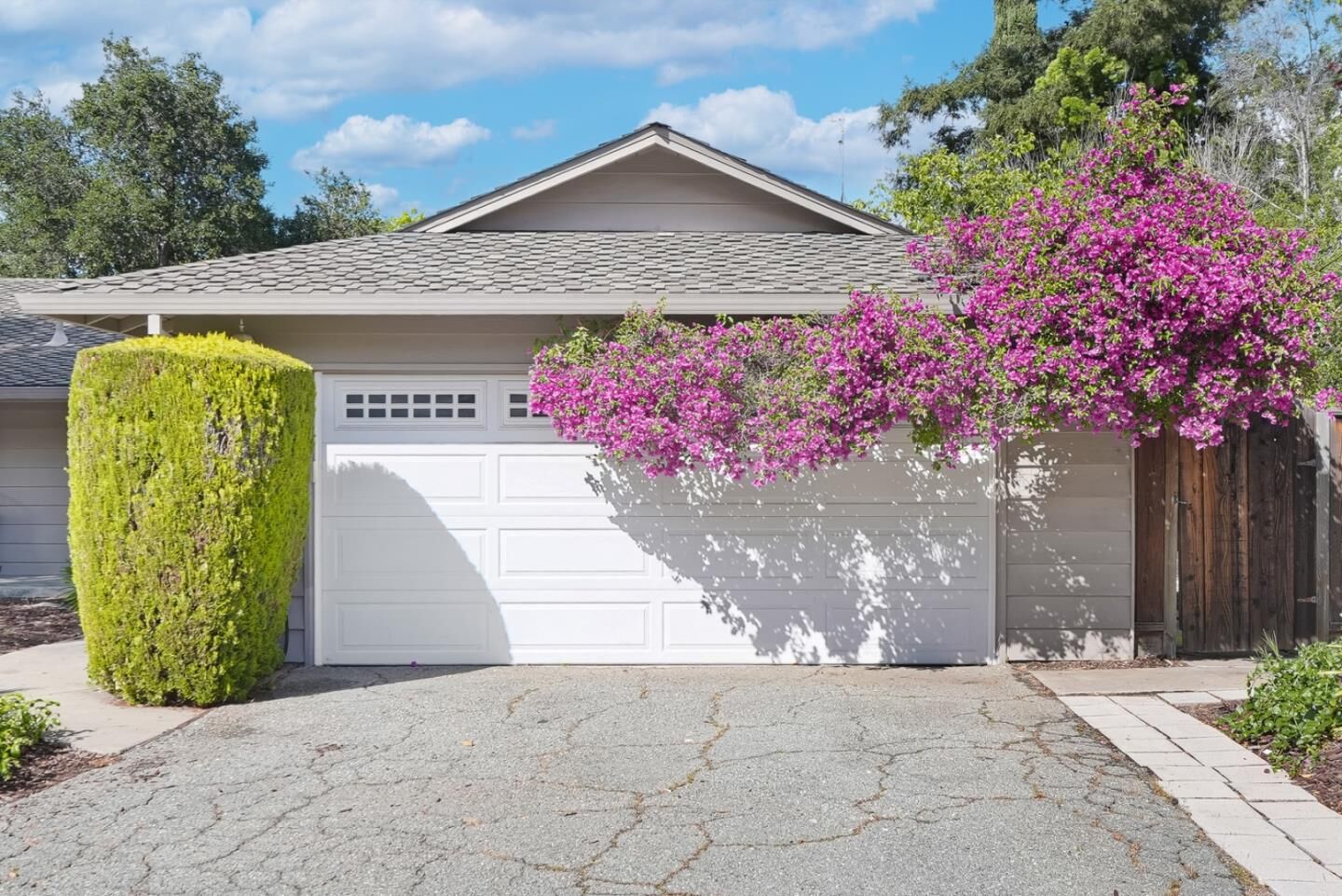 Property Photo: 997 Ilima Way CA 94306
