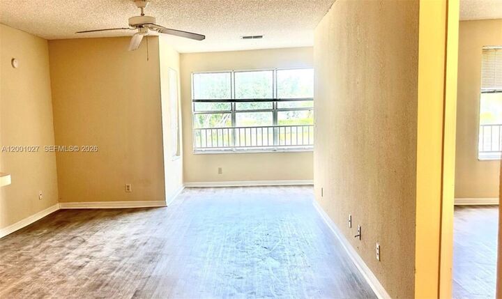 Property Photo:  3310 N Pinewalk Dr N 1823  FL 33063 