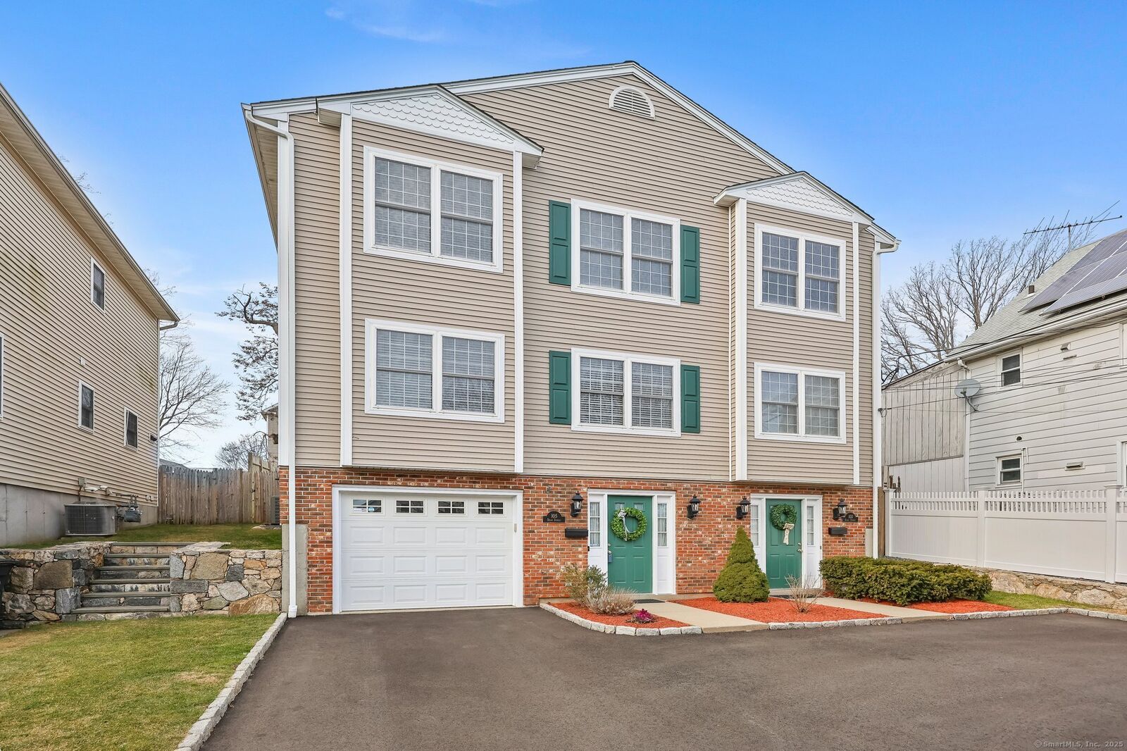Property Photo:  105 Dean Street A  CT 06902 
