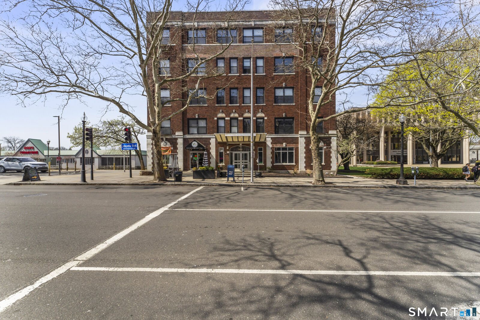 Property Photo:  881 Lafayette Boulevard 3K  CT 06604 