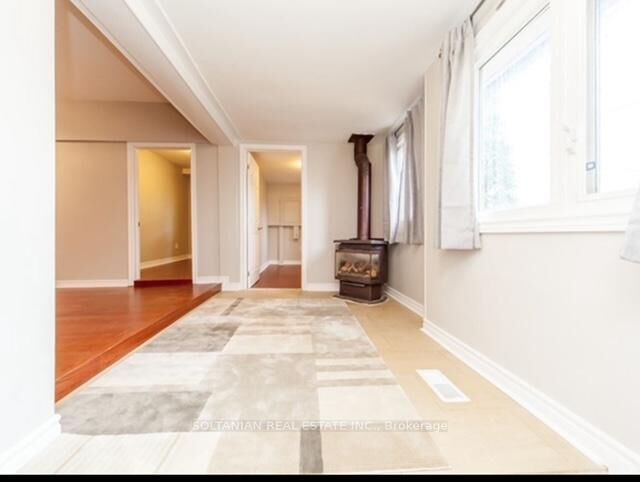 Property Photo: 257 Parkwood Avenue ON L4P 2X2