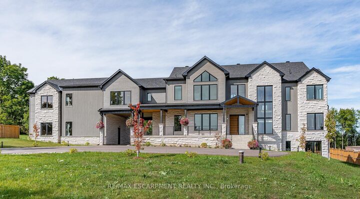 Property Photo:  8920 Wellington Rd 124 N/A  ON N1H 6H7 