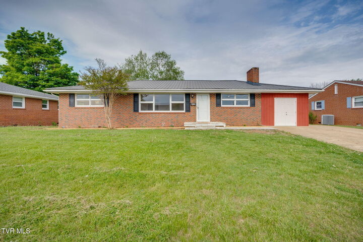 Property Photo:  812 Mimosa Drive  TN 37660 