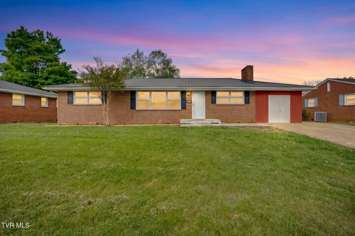 Property Photo: 812 Mimosa Drive TN 37660