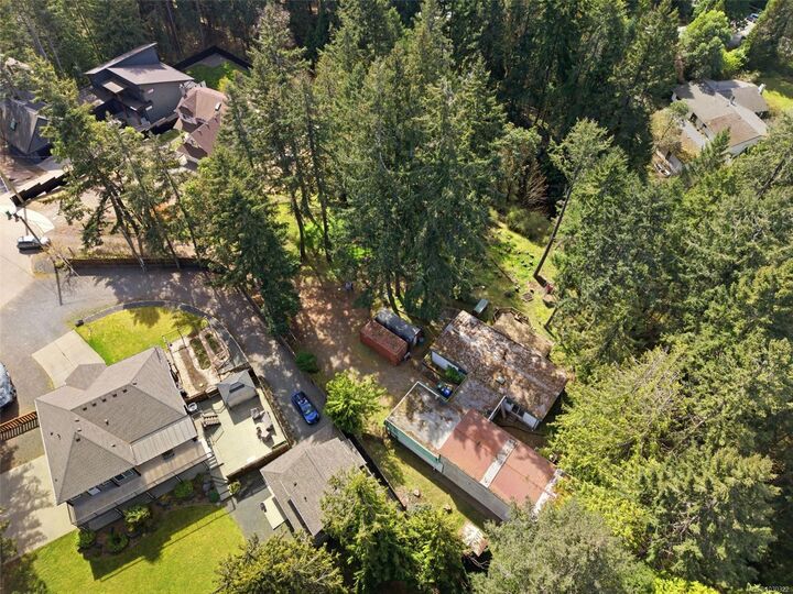 Property Photo: 69 Lake Pl BC V9T 5S1
