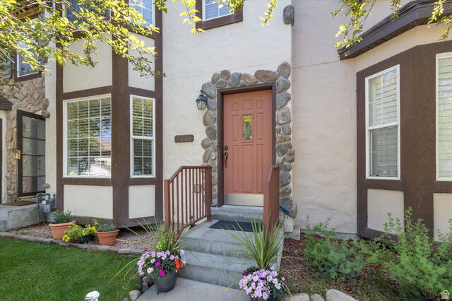 Property Photo: 780 E Hamlet Cir S UT 84049