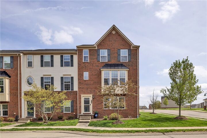 Property Photo:  610 Shelley Ln  PA 15090 