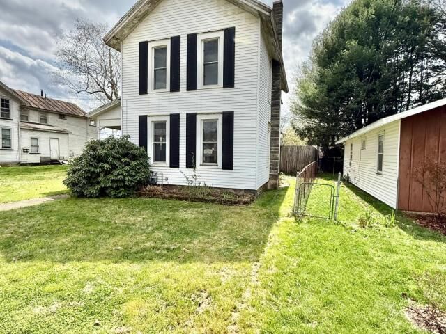 Property Photo:  17 Vine Street  PA 16365 