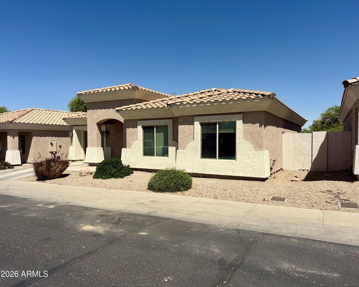 Property Photo:  508 W Latona Road  AZ 85041 