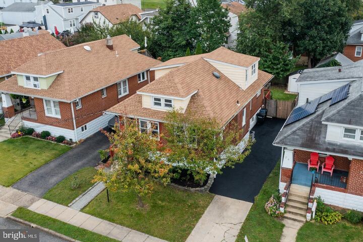 Property Photo:  22 W 6th Avenue  NJ 08078 